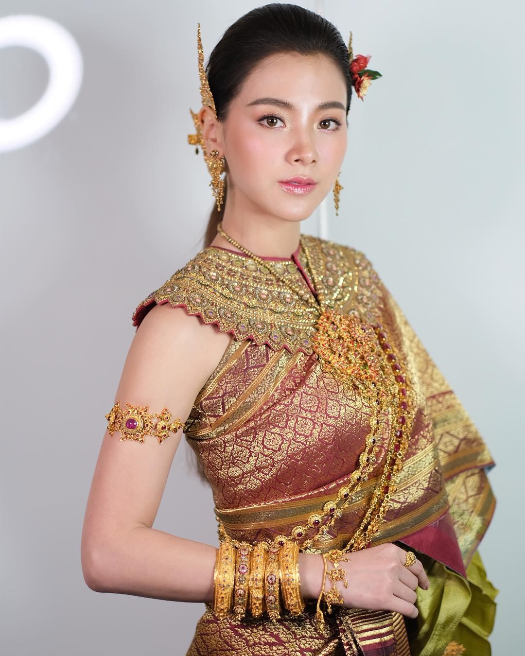Loạt mỹ nhân Thái lộng lẫy trong tạo hình 'Nữ thần Songkran' 2019