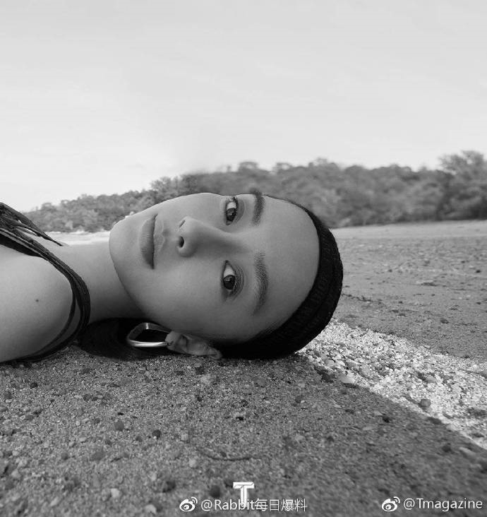 AngelaBaby bị mỉa mai là 'phiên bản lỗi' của Củng Lợi