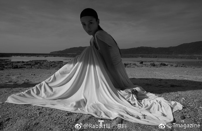 AngelaBaby bị mỉa mai là 'phiên bản lỗi' của Củng Lợi