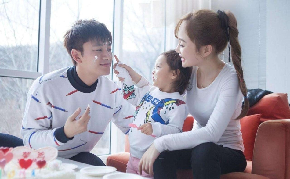 Hé lộ bản thỏa thuận ly hôn của Giả Nãi Lượng - Lý Tiểu Lộ