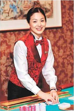 Điểm danh loạt siêu phẩm đã lướt qua sự nghiệp nữ thần Kim Hee Sun