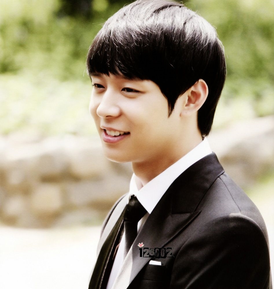 Điểm qua sự nghiệp hoành tráng của Park Yoo Chun trước khi bị bắt