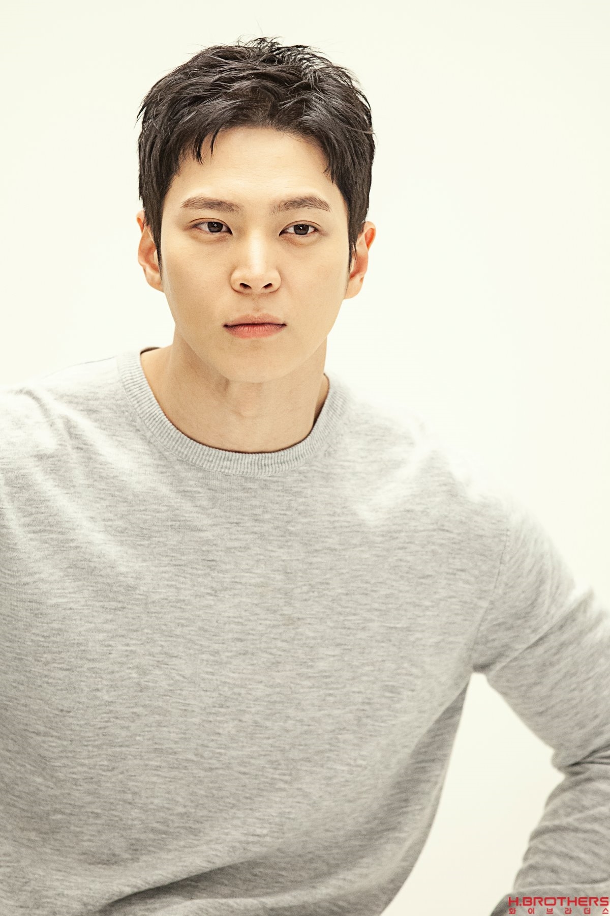 Joo Won tung bộ ảnh nam tính ngút trời đầu tiên hậu xuất ngũ