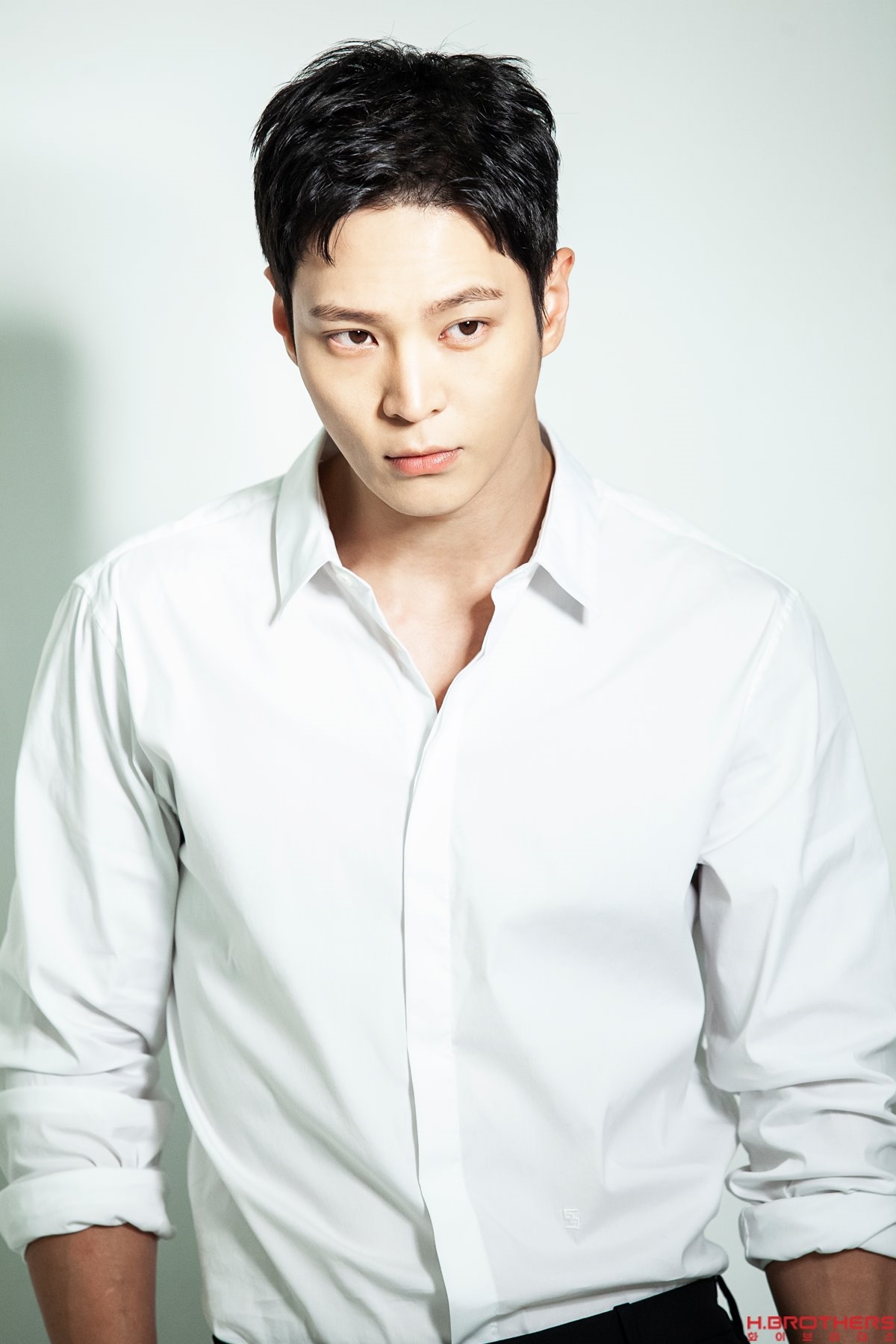 Joo Won tung bộ ảnh nam tính ngút trời đầu tiên hậu xuất ngũ
