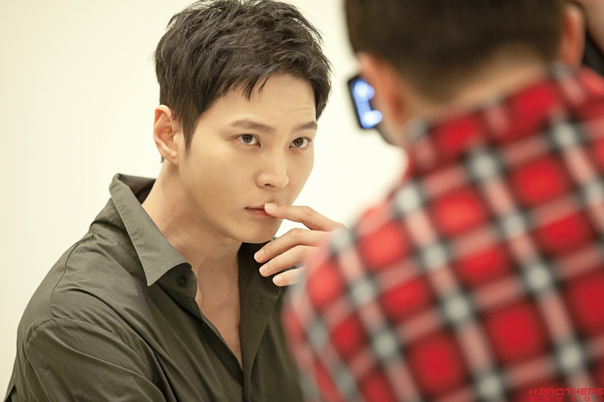 Joo Won tung bộ ảnh nam tính ngút trời đầu tiên hậu xuất ngũ