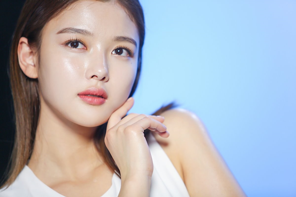 Kim Yoo Jung đẹp choáng hồn trong bộ ảnh quảng cáo mới