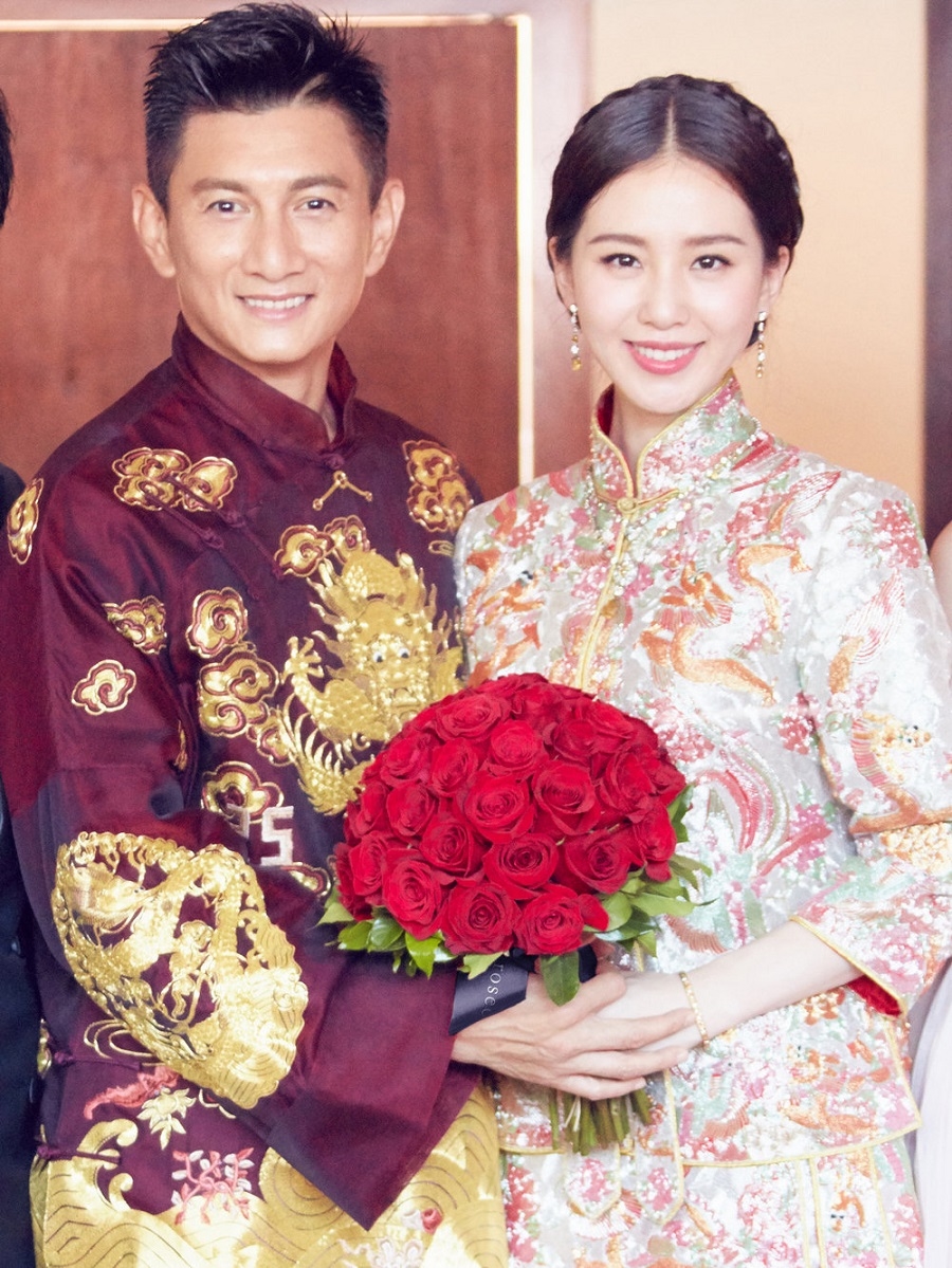 Fan dậy sóng vì cách Ngô Kỳ Long chăm Lưu Thi Thi sau khi sinh con