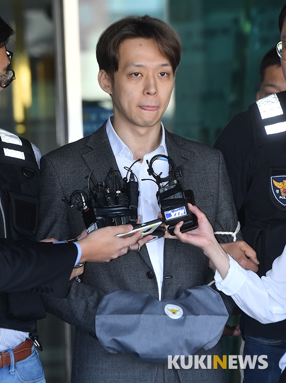 Park Yoo Chun xin lỗi vì đã nói dối trước khi bị áp giải tới tòa án