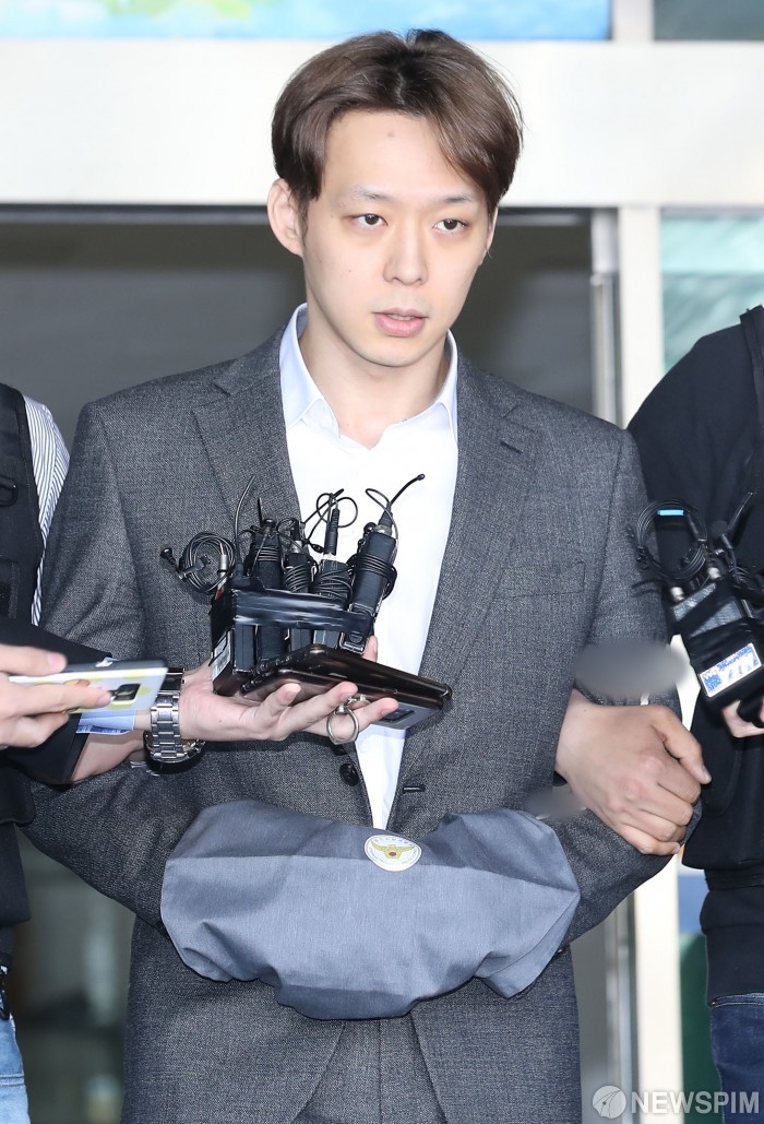 Park Yoo Chun xin lỗi vì đã nói dối trước khi bị áp giải tới tòa án