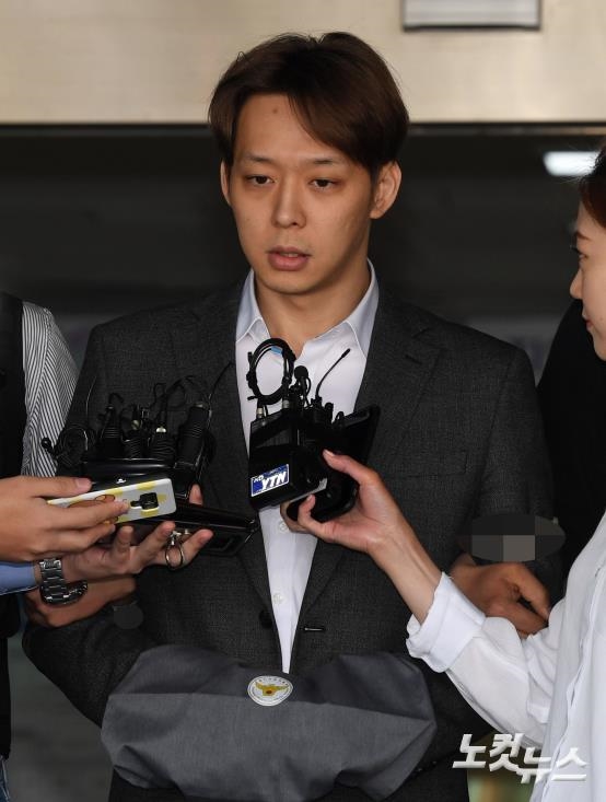 Park Yoo Chun xin lỗi vì đã nói dối trước khi bị áp giải tới tòa án
