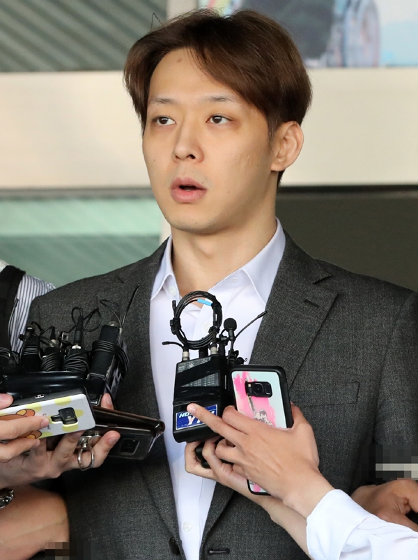 Park Yoo Chun xin lỗi vì đã nói dối trước khi bị áp giải tới tòa án