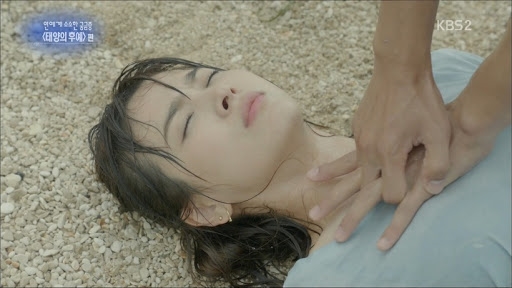 Bật cười khi phát hiện 17 'sạn' ngớ ngẩn trong loạt phim hot xứ Hàn