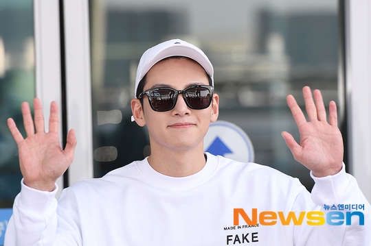 Ji Chang Wook điển trai thời thượng xuất ngoại lần đầu hậu xuất ngũ