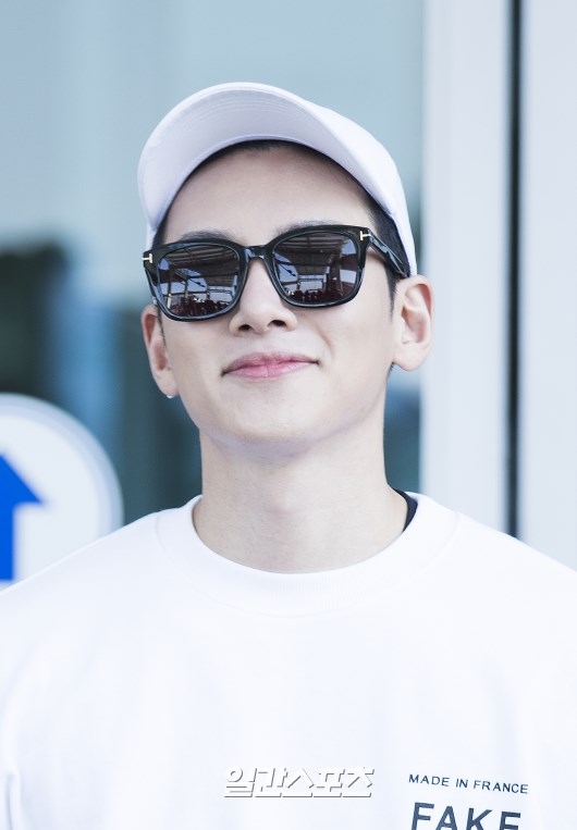 Ji Chang Wook điển trai thời thượng xuất ngoại lần đầu hậu xuất ngũ