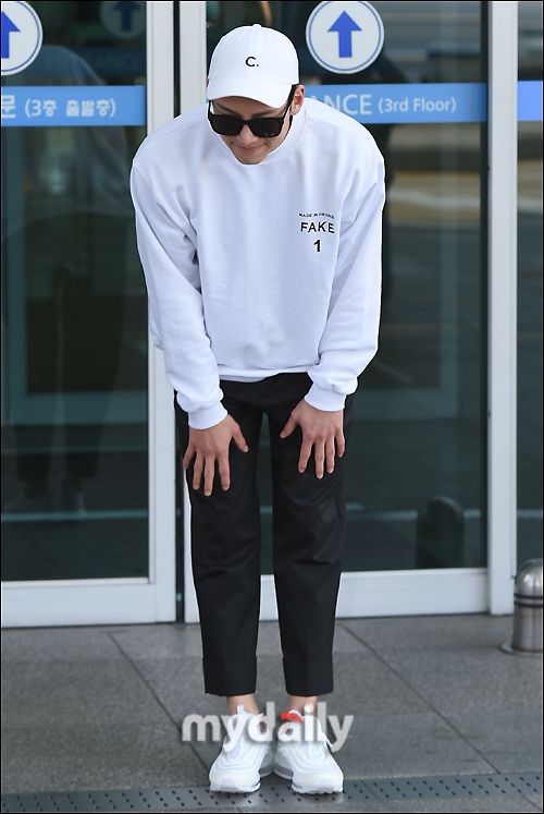 Ji Chang Wook điển trai thời thượng xuất ngoại lần đầu hậu xuất ngũ