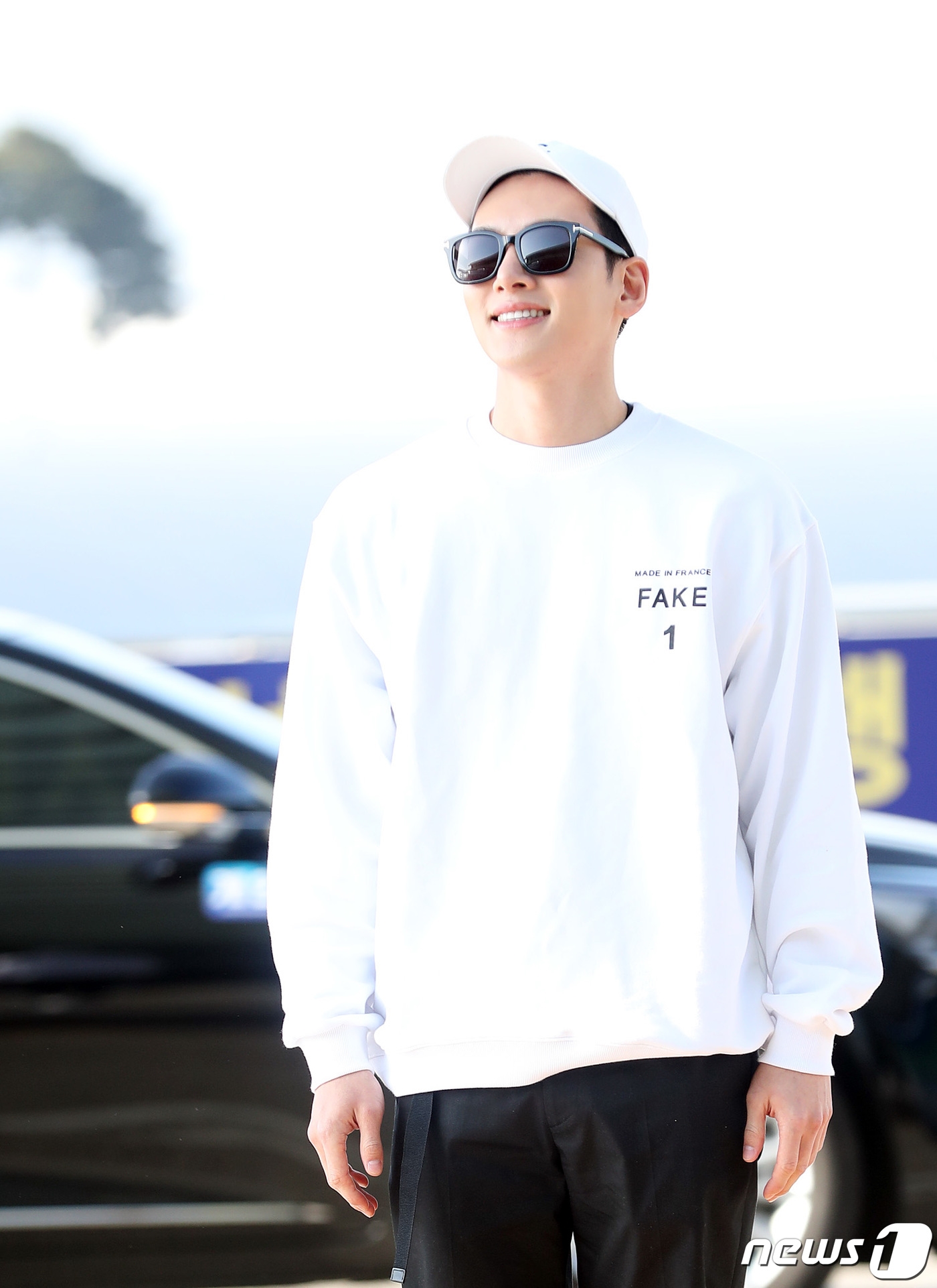 Ji Chang Wook điển trai thời thượng xuất ngoại lần đầu hậu xuất ngũ