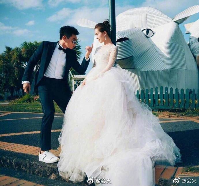 Rộ tin Lưu Thi Thi bị trầm cảm sau khi sinh, ngày nào cũng khóc