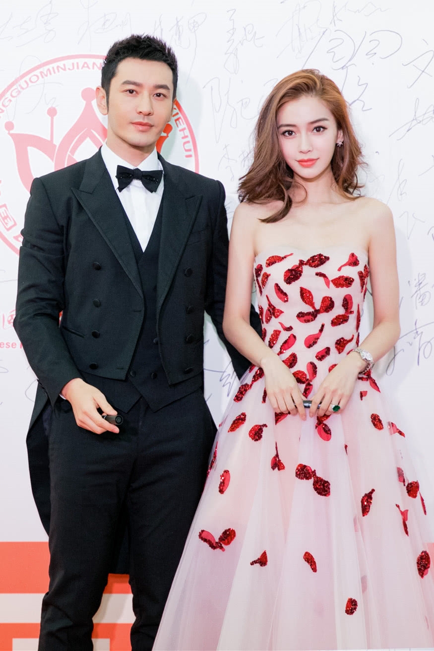 AngelaBaby lại gây bão khi bế con trai Bọt Biển Nhỏ đi chơi