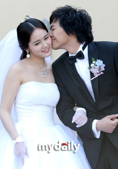 Han Ga In - Yeon Jung Hoon chào đón con trai thứ hai