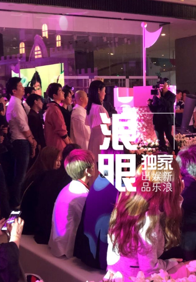 Hề Mộng Dao được con trai ôm trùm sòng bạc Macao cầu hôn