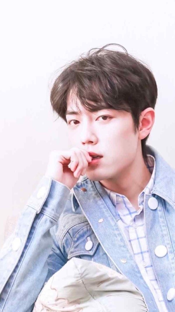 Ngỡ ngàng với top mỹ nam cổ trang mới do netizen chọn