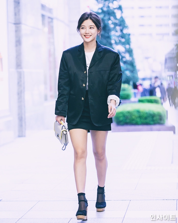 Kim Yoo Jung - Kim Sae Ron thể hiện tình bạn thân trên mạng xã hội
