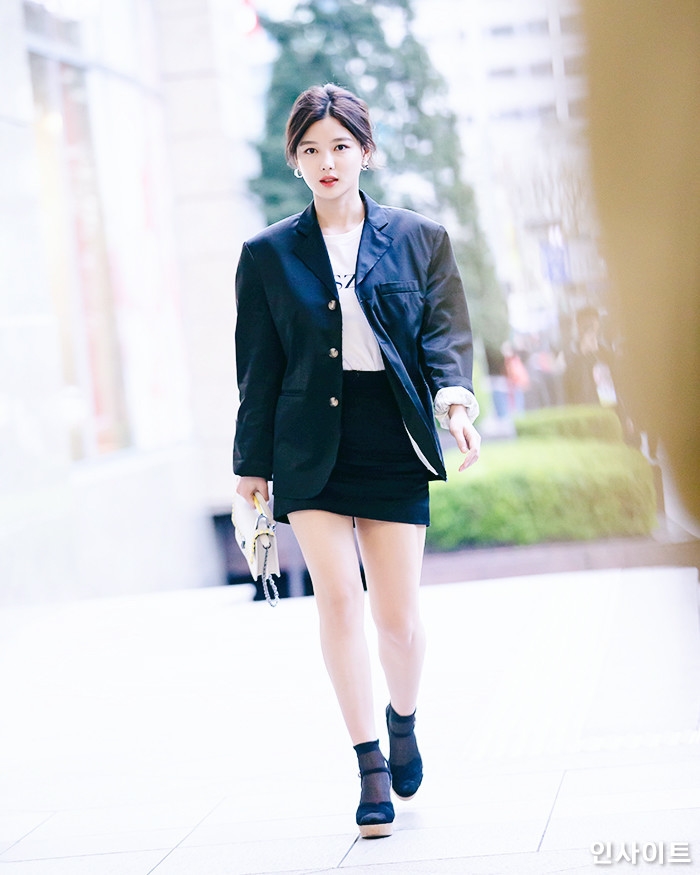 Kim Yoo Jung - Kim Sae Ron thể hiện tình bạn thân trên mạng xã hội