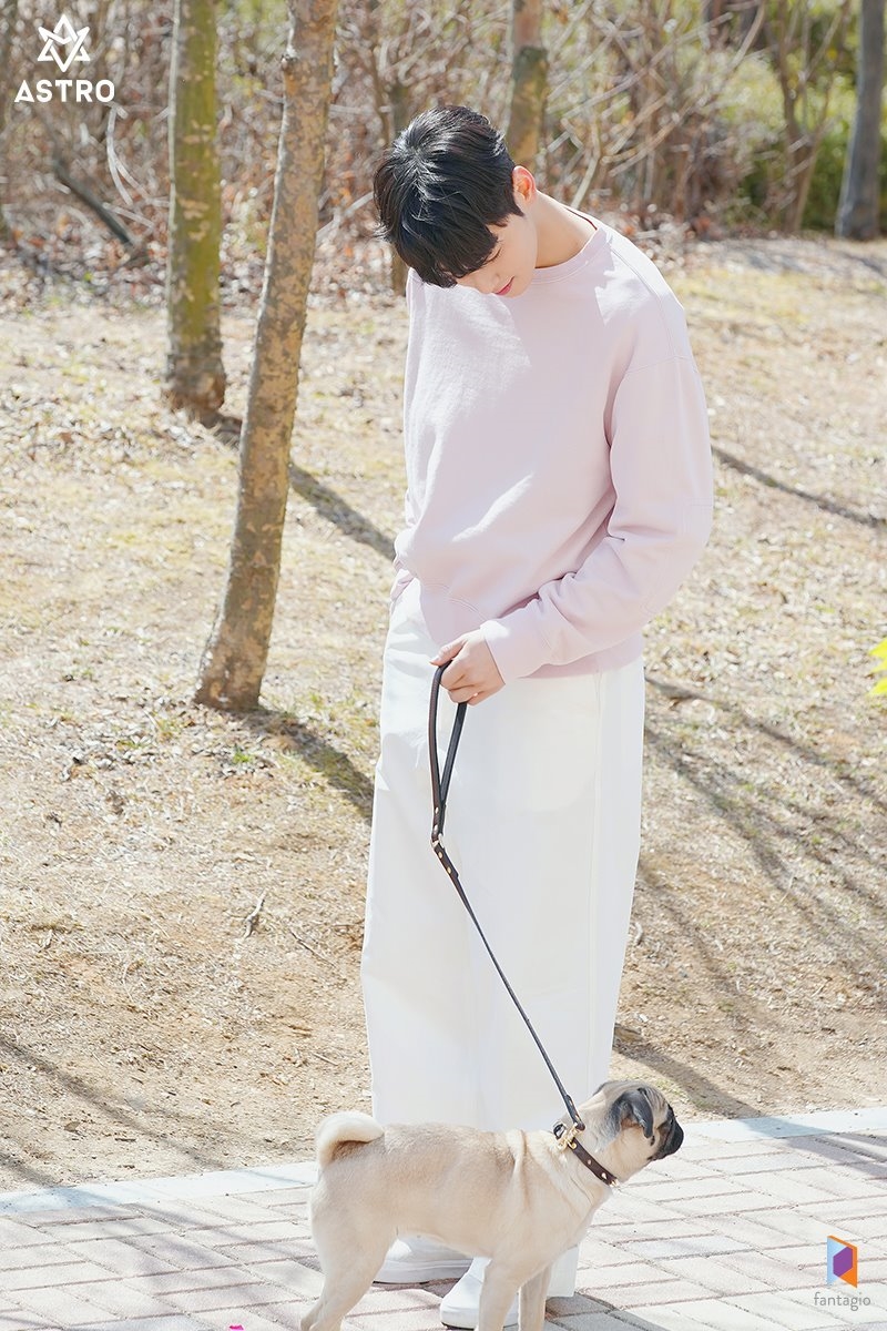Cha Eun Woo tung bộ ảnh hậu trường quảng cáo mới đẹp nao lòng