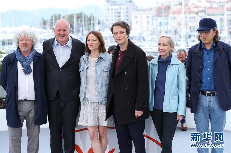 Cổ Lực Na Trát lộng lẫy, Mã Tư Thuần 'đen thui' trên thảm đỏ Cannes