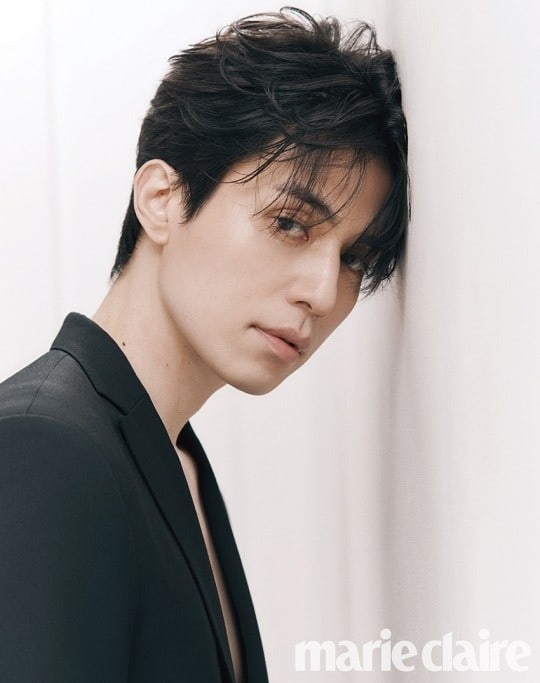 Lee Dong Wook đẹp ma mị, hút hồn trong bộ ảnh tạp chí mới