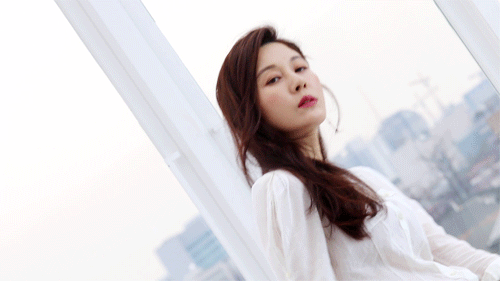 Kim Ha Neul tung bộ ảnh mới đẹp lung linh hoàn hảo ở tuổi 41