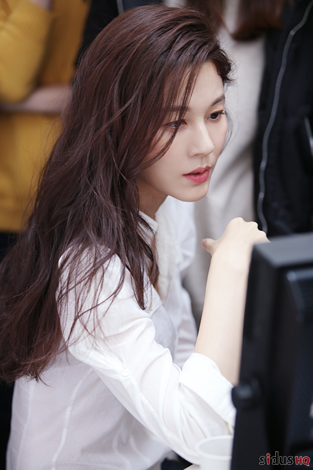 Kim Ha Neul tung bộ ảnh mới đẹp lung linh hoàn hảo ở tuổi 41