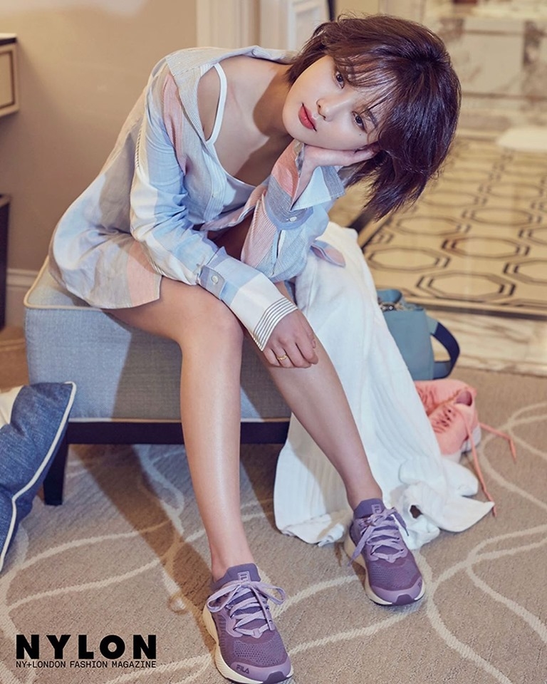 Kim Yoo Jung tung loạt ảnh mới tóc ngắn cực xinh trên tạp chí