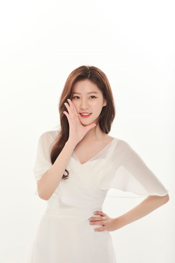 Kim Sae Ron tuổi 20 rạng rỡ, tươi trẻ và thần thái không ai sánh bằng