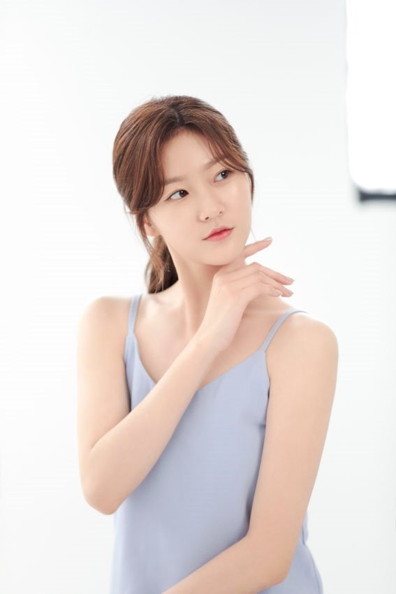 Kim Sae Ron tuổi 20 rạng rỡ, tươi trẻ và thần thái không ai sánh bằng