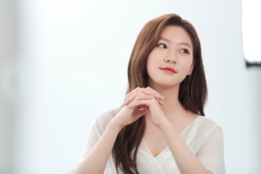 Kim Sae Ron tuổi 20 rạng rỡ, tươi trẻ và thần thái không ai sánh bằng