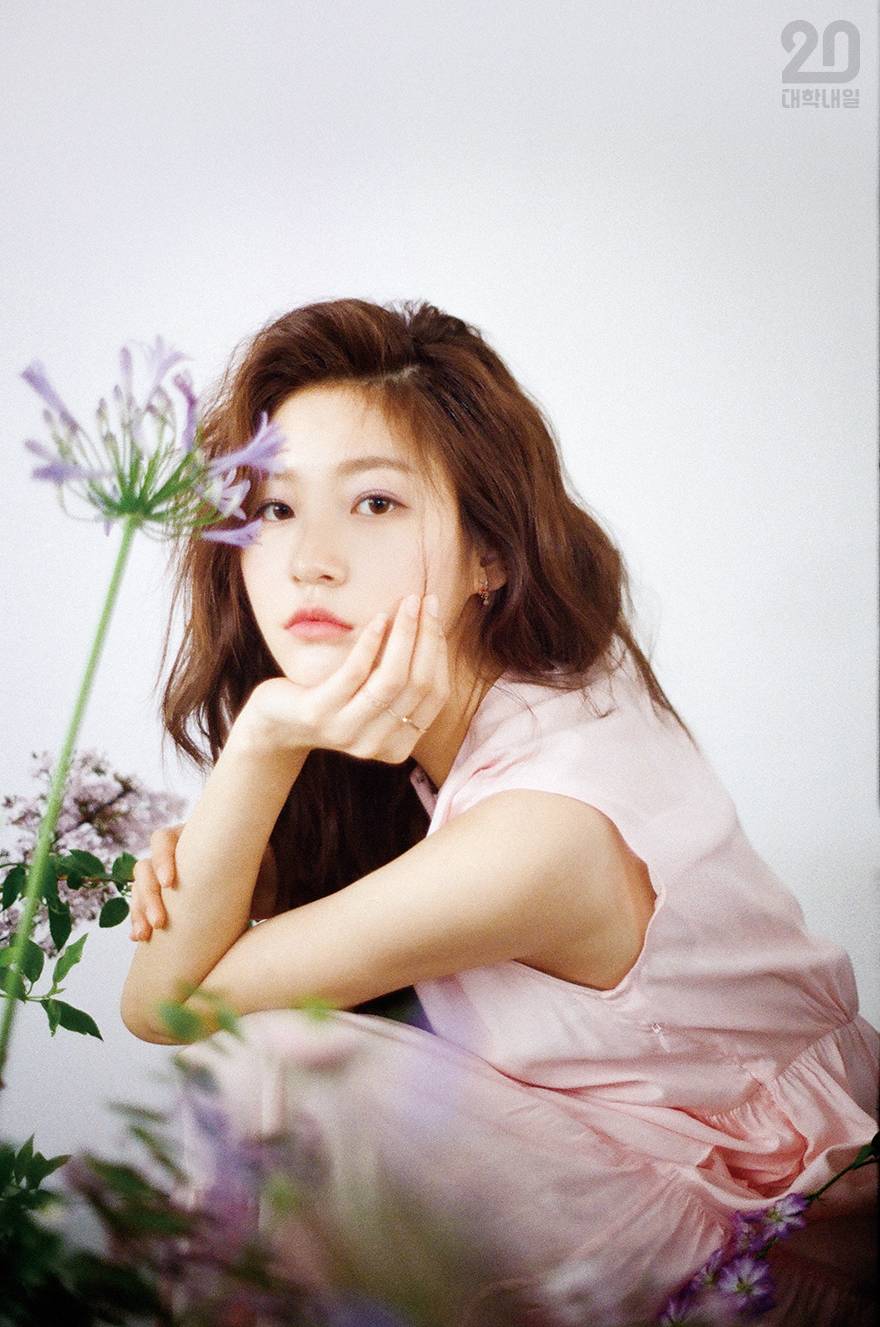 Kim Sae Ron tuổi 20 rạng rỡ, tươi trẻ và thần thái không ai sánh bằng