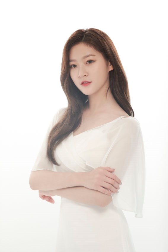 Kim Sae Ron tuổi 20 rạng rỡ, tươi trẻ và thần thái không ai sánh bằng