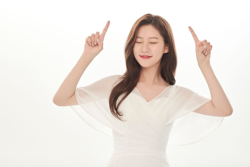 Kim Sae Ron tuổi 20 rạng rỡ, tươi trẻ và thần thái không ai sánh bằng
