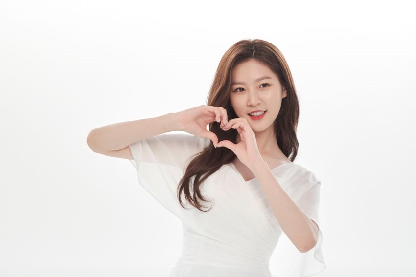 Kim Sae Ron tuổi 20 rạng rỡ, tươi trẻ và thần thái không ai sánh bằng