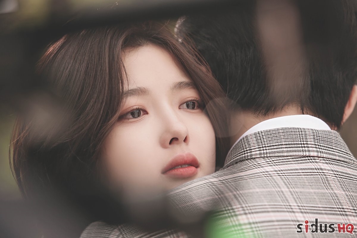 Kim Yoo Jung xinh đẹp dịu dàng trong bộ ảnh hậu trường quay MV