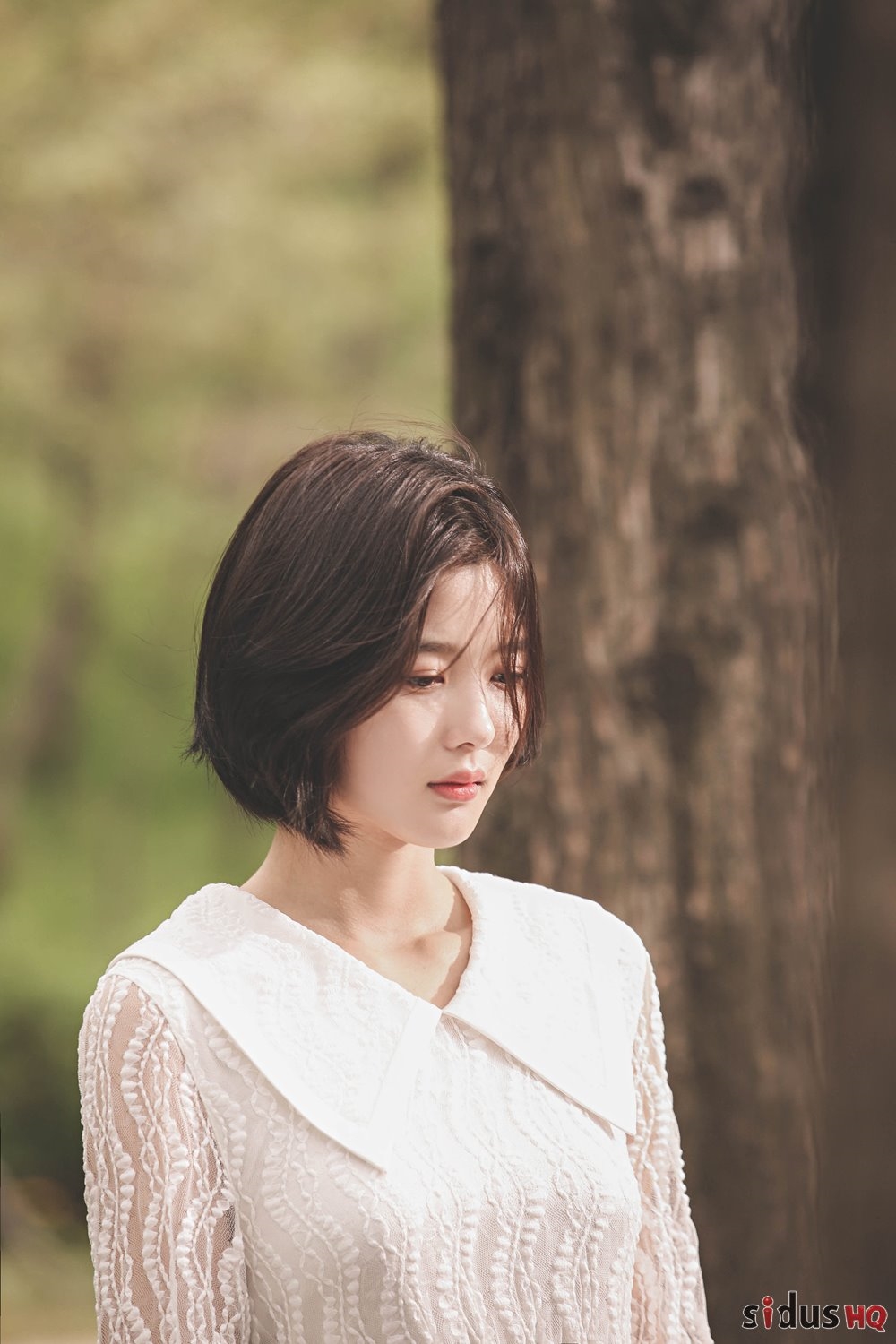 Kim Yoo Jung xinh đẹp dịu dàng trong bộ ảnh hậu trường quay MV
