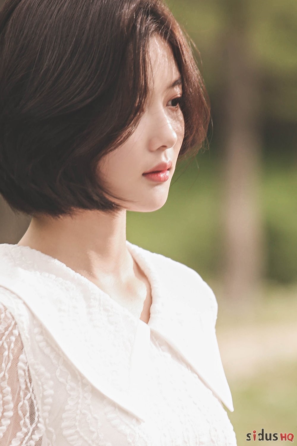 Kim Yoo Jung xinh đẹp dịu dàng trong bộ ảnh hậu trường quay MV