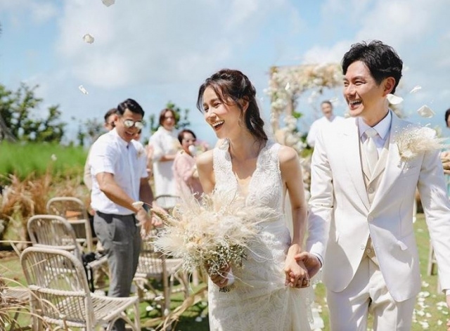 Nam thần TVB Tiêu Chính Nam khoe ảnh cưới ở Bali đẹp như mơ