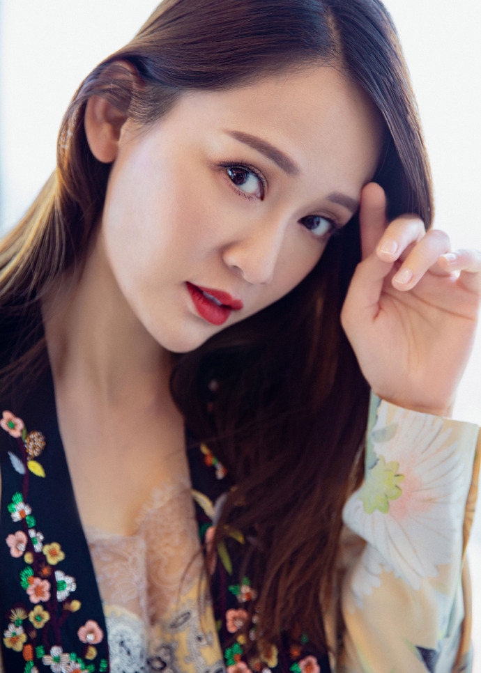 Bị giục cưới ở tuổi 40, Trần Kiều Ân gây bão vì tuyên ngôn độc thân