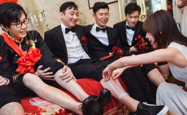 Điểm danh những chàng phù rể hot nhất Cbiz, lấn lướt luôn cả chú rể