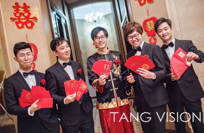 Điểm danh những chàng phù rể hot nhất Cbiz, lấn lướt luôn cả chú rể
