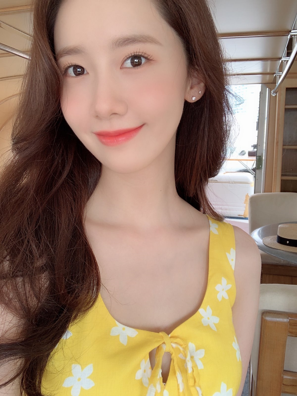 Yoona tung bộ ảnh đẹp như tiên nữ giáng trần nhân dịp comeback solo