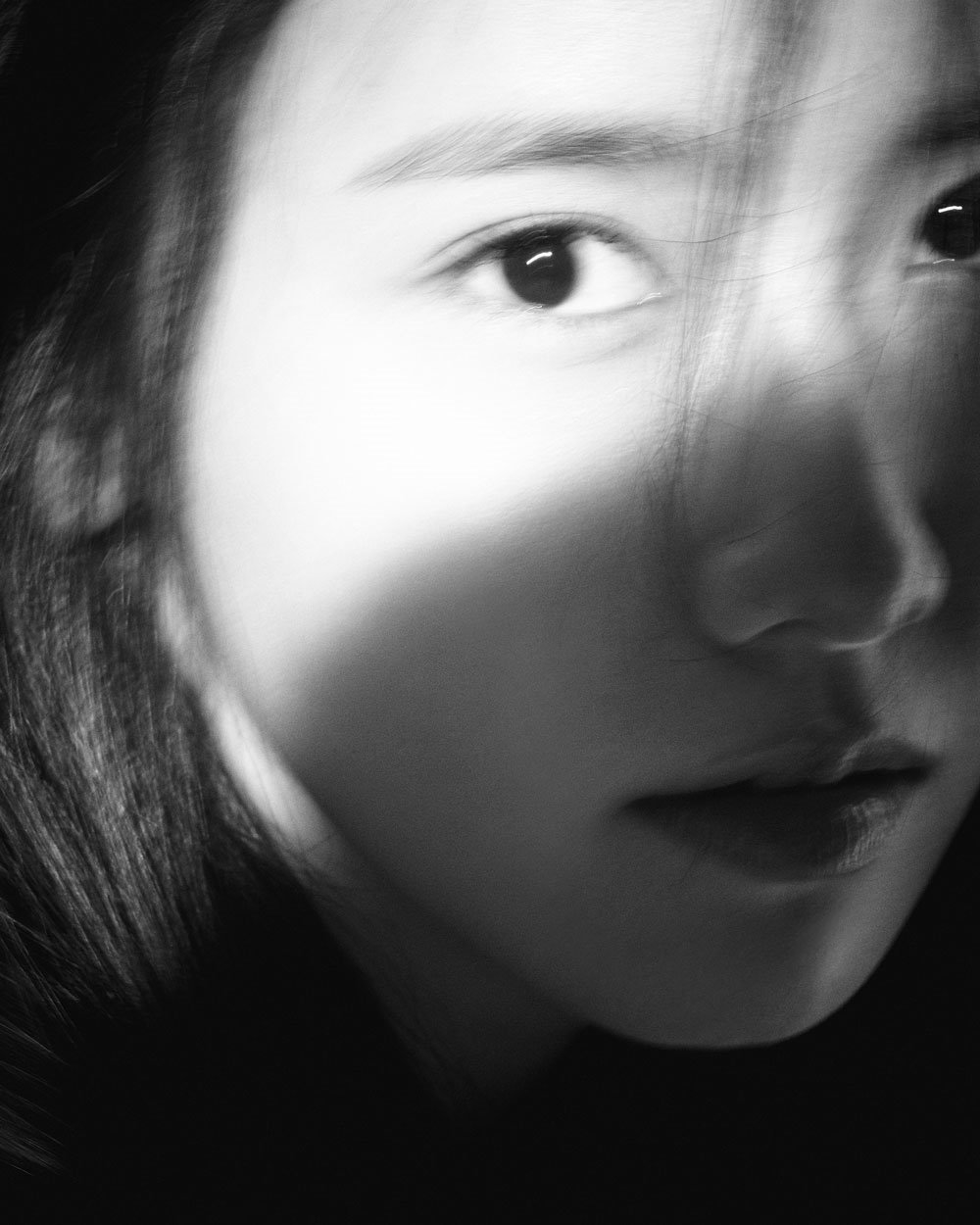 Yoona tung bộ ảnh đẹp như tiên nữ giáng trần nhân dịp comeback solo