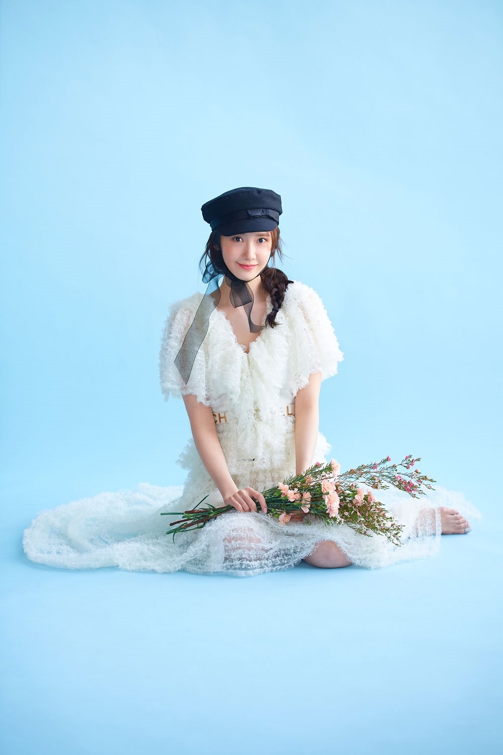 Yoona tung bộ ảnh đẹp như tiên nữ giáng trần nhân dịp comeback solo